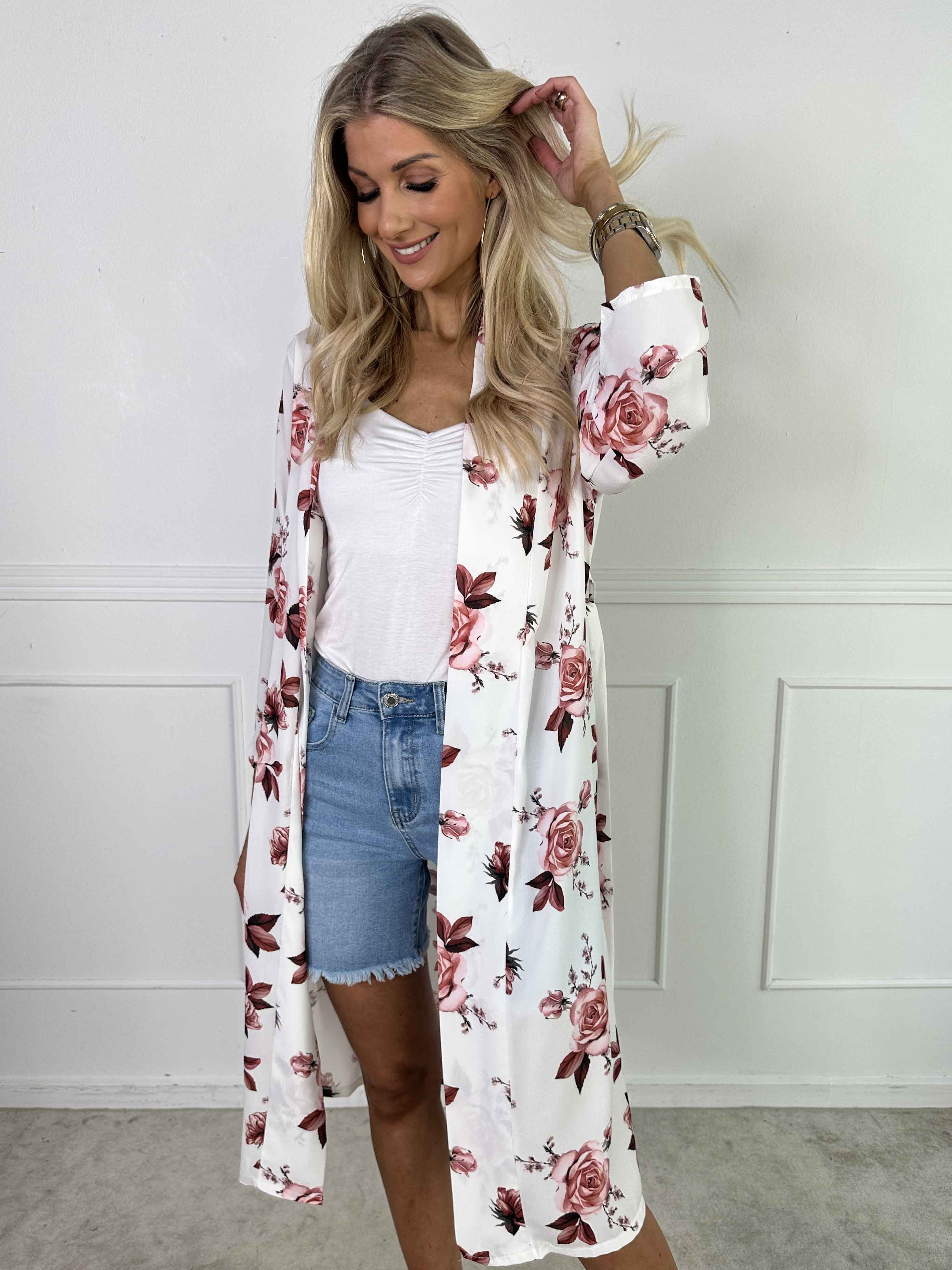 Agate - Sød kimono med roser